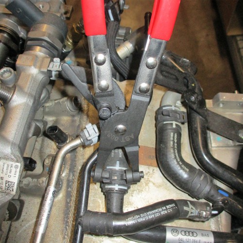 Hose Clip Pliers - Fuel Lines / Small Hoses - Small 'Flat Band" - VAG